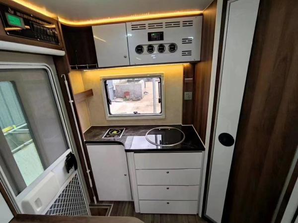 Luxury Travel Trailer With Engine 170hp IVECO Motorhomes Caravan OE NO OEM Service Customized