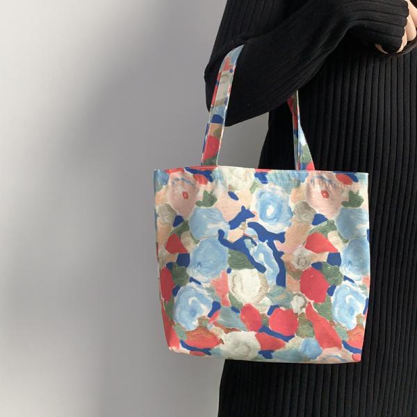 Weekend Getaway Essential Custom Logo Quilted Handbag with Inside Pockets and Style