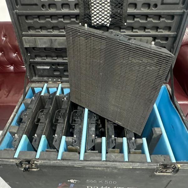 Second Hand Outdoor Rental LED Screen P3.91 Waterproof Transparent Screen