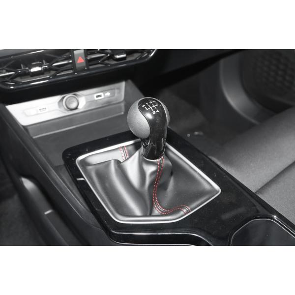 Автомобиль седана нефти бензина мест предисловия 5 приведенного в действие автомобиля ископаемого горючего 2.0t MG 5