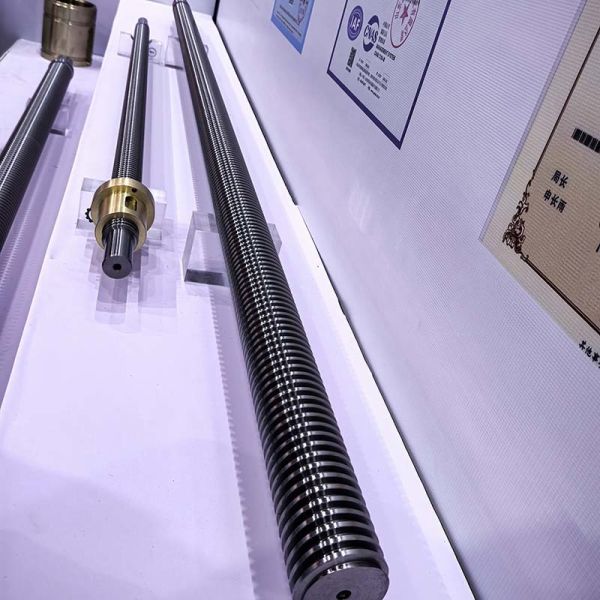25mm  28mm  30mm  Trapezoidal Lead Screw 500mm 600mm 700mm 1000mm Length