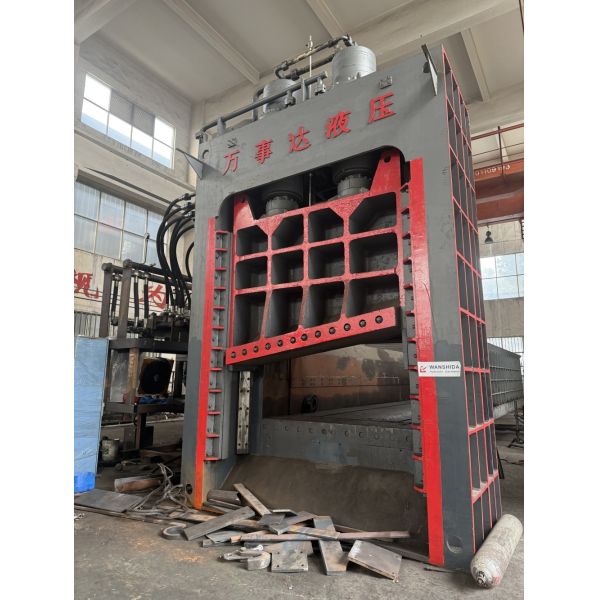 Heavy Duty Hydraulic Gantry Shear 800 Ton With 8000 Mm Feeding Length And 25 MPa Pressure For Scrap Steel Processing