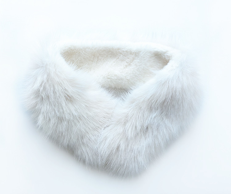 Women Plush Scarf Made From 100 Percent Polyester Fake Fox Fur Thick Winter Neckwarmer Muffler Magnetic Closure