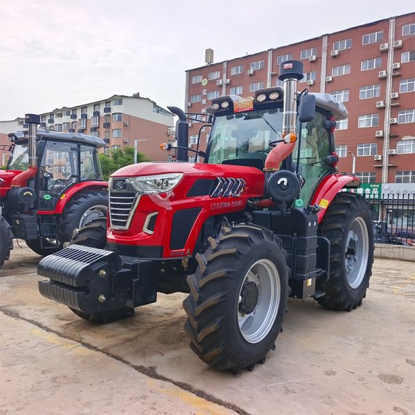 China-made tractors/YTO diesel engines, tractors with good reliability, large torque reserve, low fuel consumption, and high economic efficiency; farm tractors
