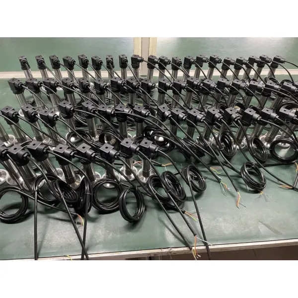 Hengtong Sanitary Clamp Type Pressure Transmitter with High Temp-Resistance, 0.5% Accuracy, and IP65 Protection