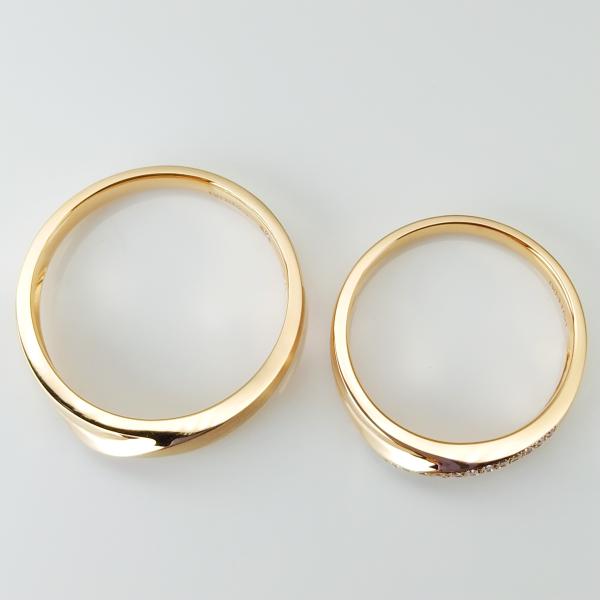 Minimalist Surface Design Intense 18k Rose Gold Couple Rings