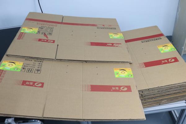 Máquina de rotulagem totalmente automática para embalagens rápidas a 40-1200PCS/min em profissional