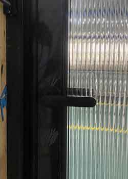 Australian Standard 100 Series Aluminum Swing Door with Double-layer Tempered Glass and Minimalist Slim-Frame