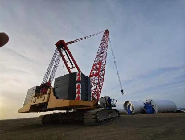 Grue sur chenilles SANY SCC3200A-8 d'occasion de 2023 avec une flèche de 62 mètres, un contrepoids de 170 tonnes, 411 heures de fonctionnement et en excellent état de marche.