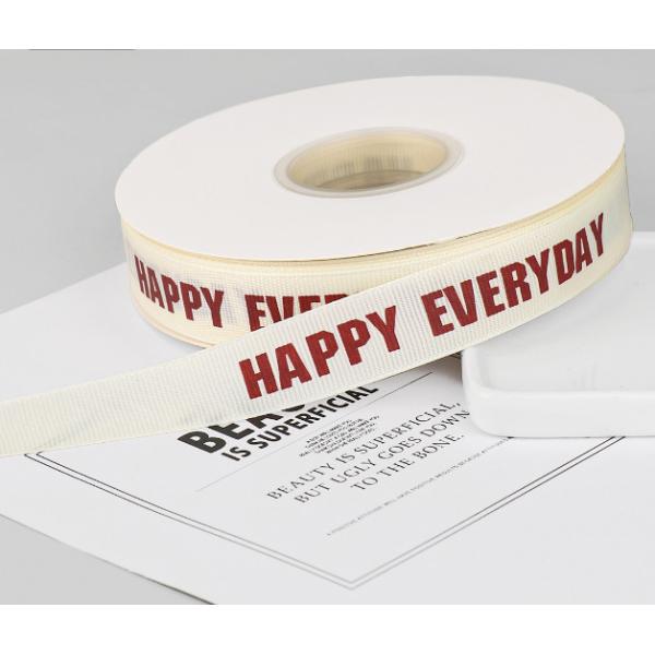 Ленты обруча подарка именниного пирога нервюры стиля INS орденская лента букета бежевой английская