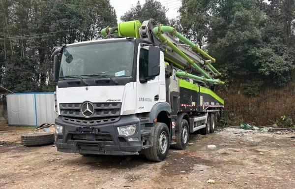 56m Zoomlion pompes à béton avec une plateforme hydraulique montée sur un camion en parfait état d'origine