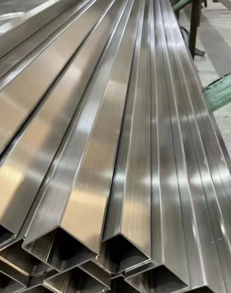 304 Stainless Steel Square Tube 600 Grit Polished with 10x10mm-200x200mm Size Range and 0.8mm-8mm Wall Thickness