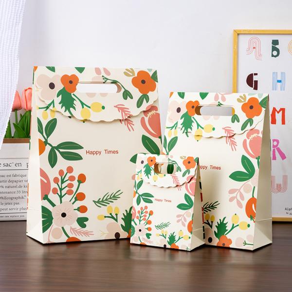 Cartoon Flower Candy Packaging Bag Sac cadeau de fête Sac cadeau en carton blanc Sac souvenir Sac à main Sac de rangement Sac cadeau