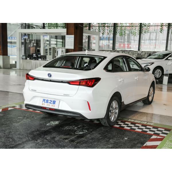 5 portes 5 places Changan Eado Plus voiture compacte automatique abordable pour les acheteurs de voitures électriques
