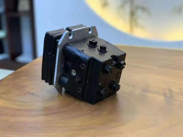 Válvula hidráulica especial do pedal do pé para a válvula de Foot Control Pedal da máquina escavadora de Kobelco SK-6 SK-8