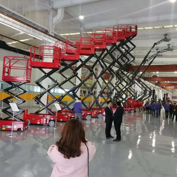 12m 320kg automotores Scissor o elevador com plataforma prolongada
