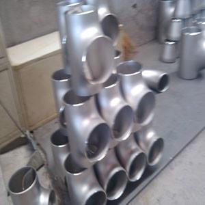 Welded stainless steel tee