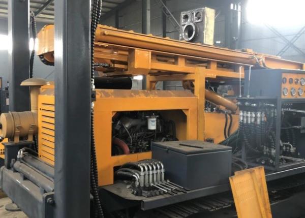 Yuchai Engine 180 Meters Pneumatic Borewell Machine Rubber Crawler Mounted Large Water