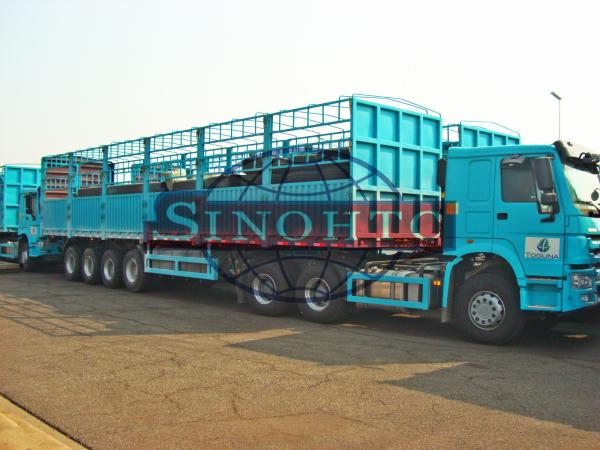 Steel Side Bar Fence Animal Transport Trailer , 50T 3 Axle Cattle Livestock Trailers