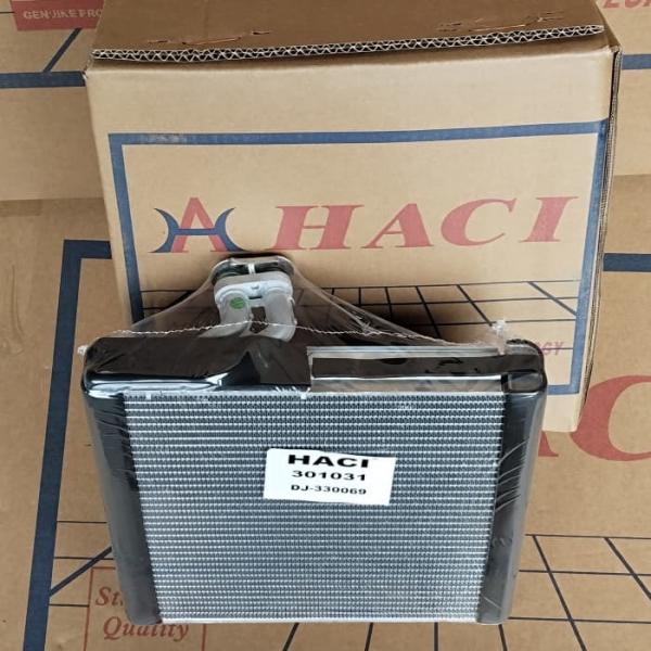 885010K390 Condenseur HACI Marque Haute Performance Taille Standard AT
