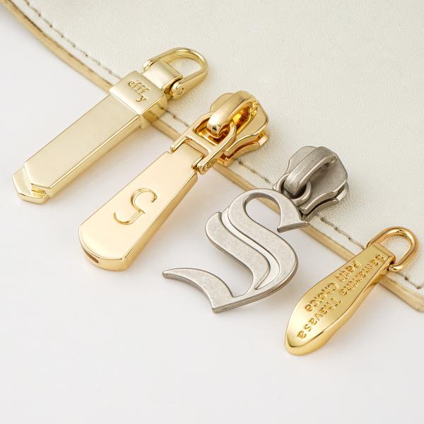 Gold Plated Metal Zipper Pull Slider Type Non Lock Customized For Bags 3 Engraving Logo