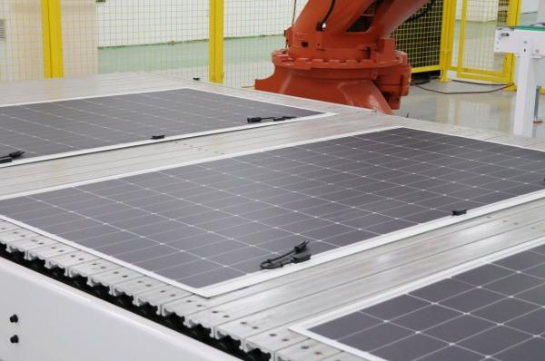 560W Flexible Solar Panel CE IEC ISO Certificate Exported Package with 44.19V Optimum Operation Voltage Fast Shipping
