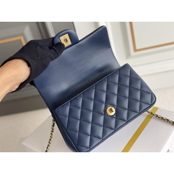 Petits cuir de vachette et or granuleux Tone Metal de Chanel Branded Ladies Handbag Caviar