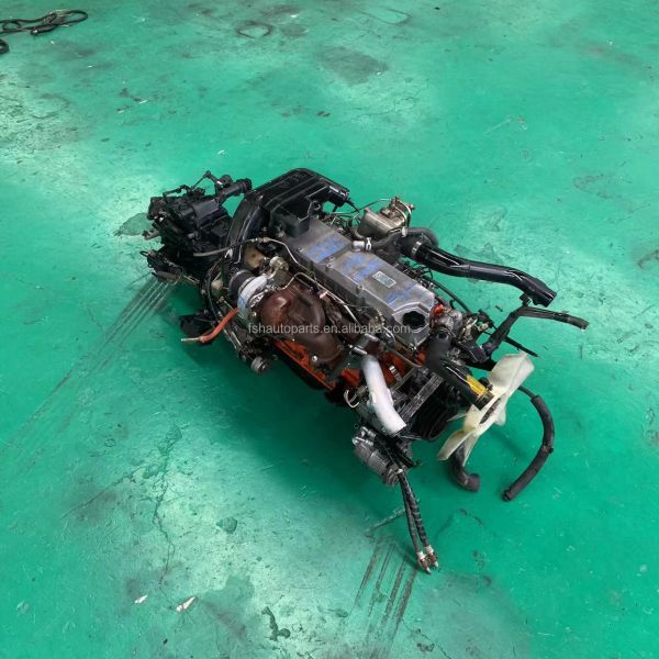 Used diesel Engine 6HK1 for Trucks