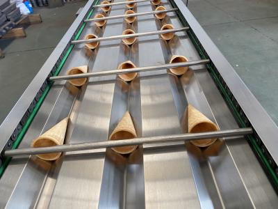 Cone industrial lustrado do waffle do gelado 5000pcs/H que faz a máquina