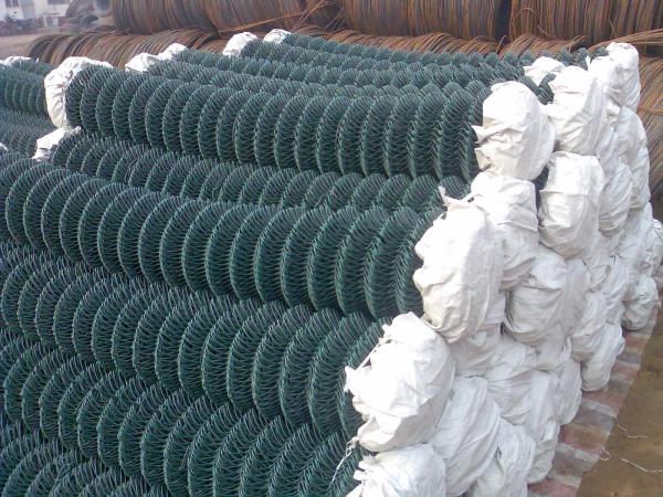 Galvanized Steel and PVC Coated Galvanized Steel Chain Link Fence Netting