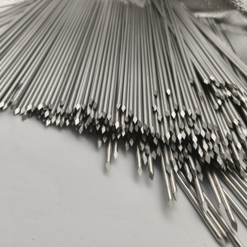Blunt Three Edged Needle Threaded with Sandblasting Scale