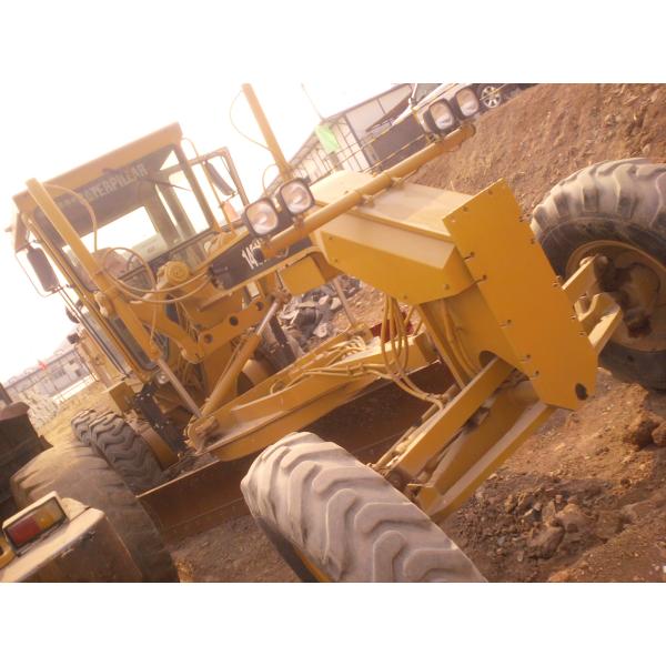 El sostén del camino utilizó la mano de Caterpillar 140H segundo del graduador del camino con el neumático del 93%