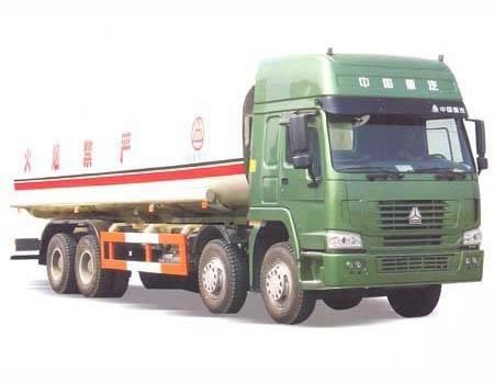 SINOTRUK HOWO OIL TRUCK