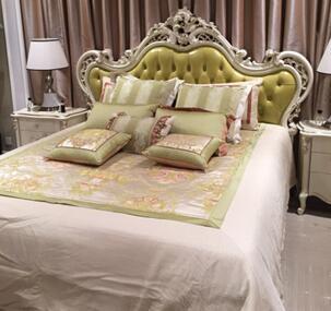 5 Star Hotel Classic French Furniture / Bed Furniture Sets Solid Wood Frame