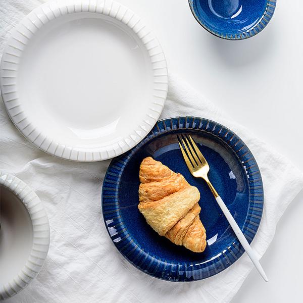 Conjunto de jantar de porcelana azul de forno de 2023 sustentável para experiência de restauração