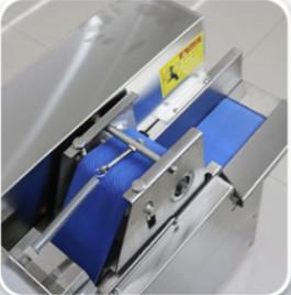 Longer lifetime commercial dicing machine for cutting diced dried vegetables into cubes