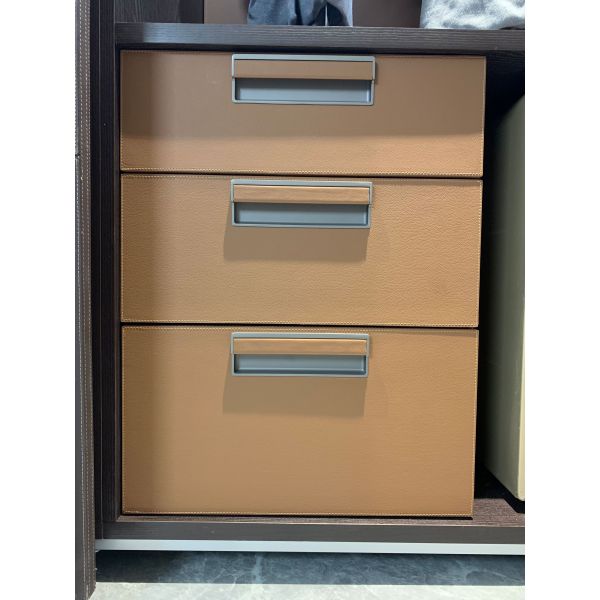 Modern Stylish Wardrobe Closet with Customized Size and Durable Design Ready to Ship