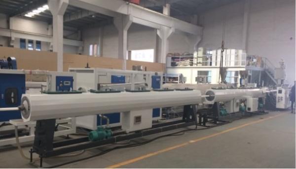 Estábulo gêmeo do parafuso que corre a linha plástica da extrusão do tubo do PVC de 16-315mm