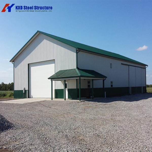 鉄鋼製の建築物