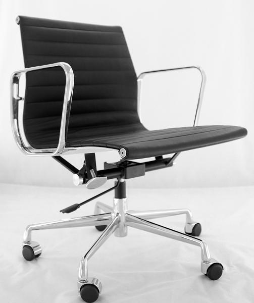 Durability Executive Leather Office Chair , Low Back Office Chair Easy Assembly