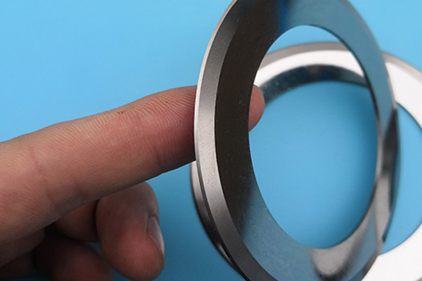 Matériaux composites Applications Couteaux circulaires pour le papier et l'impression