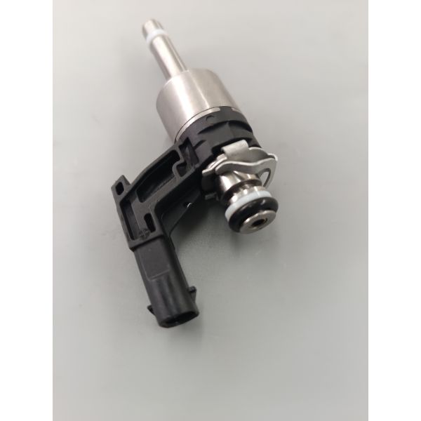 Hot selling fuel injector 03F906036B for imported Volkswagen Beetle Convertible