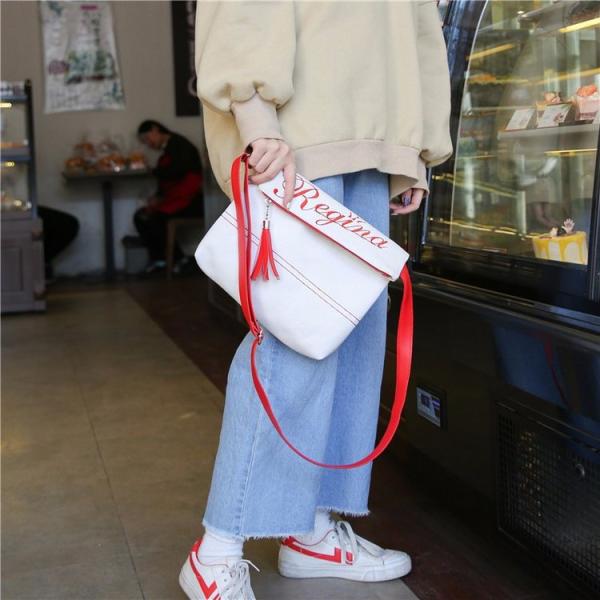 2018 new embroidered tassel single shoulder canvas bag Japan and south Korea fashion single shoulder messenger bag