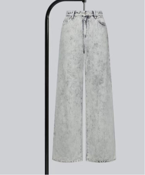 Loose-fit wide-leg design with a mid-high waist