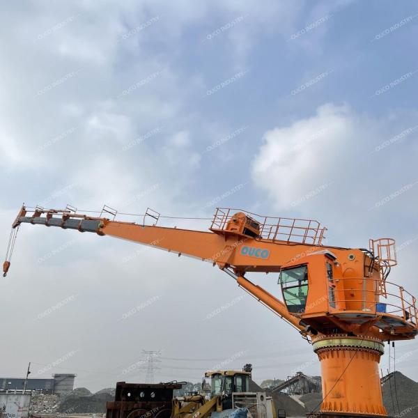 Space Saving Telescopic Lifting Equipment Equipped Active Heave Compensation