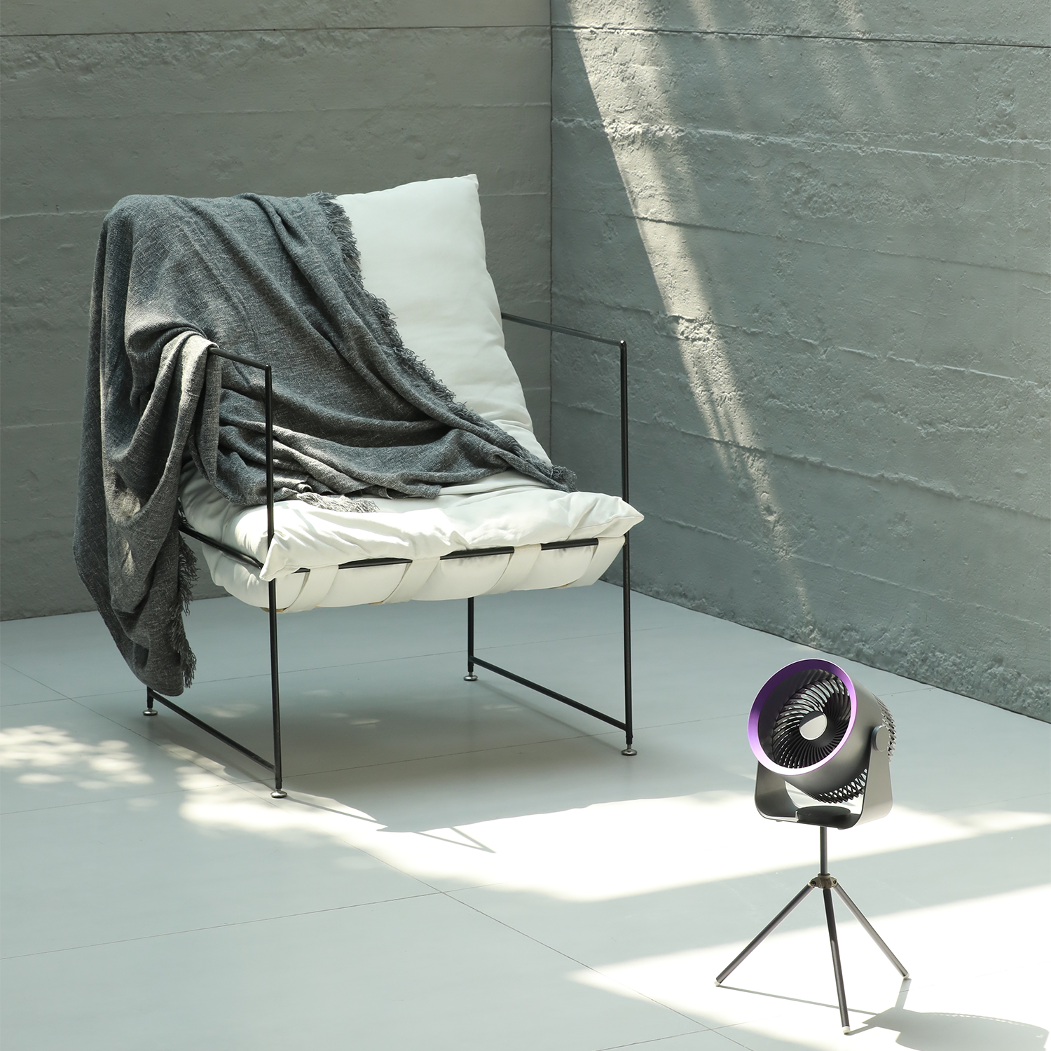 Strong Wind Desktop Fan 3 Speeds USB/Rechargeable Battery Operated Portable Quiet Mini Fan for Household Outdoor Use Color Box