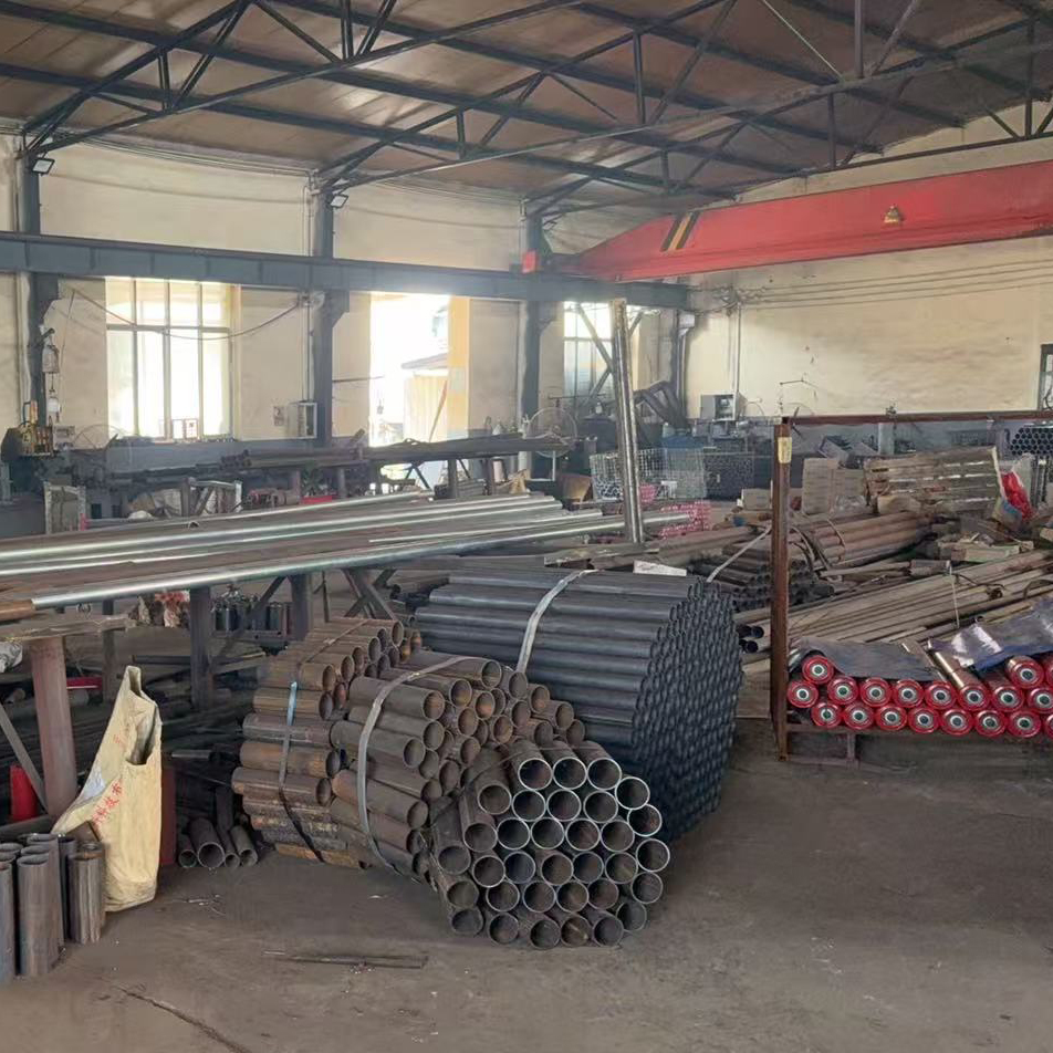 Durable Industrial Conveyor Idler Roller with Customized Surface Coating Options and Sealed Bearings
