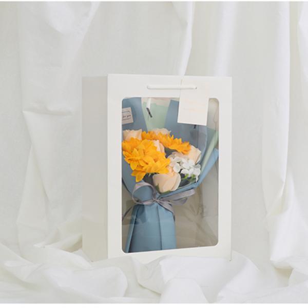 Outras bolsas de papel quadrados de arte de presente com janela de plástico PVC e design personalizado