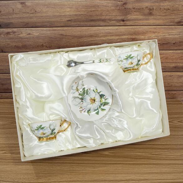 Satin Inner Cardboard Gift Packaging Boxes Matt Lamination With Ribbon Bow