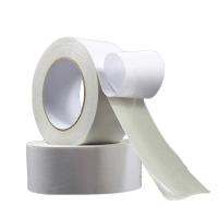 Tape adhésive pour tapis de haute viscosité et résistante sans trace de couleur blanche